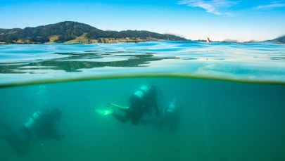 Tajemnicze skrzynie na dnie jeziora. Wyłowiono kolejne