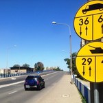 Tajemnicze żółte znaki na drogach. Co oznaczają?