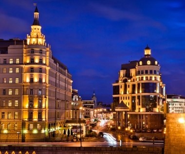 Tajemniczy gość w hotelu Kempinski. Co Gerhard Schröder robił obok Kremla?
