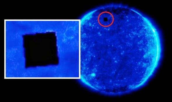 Tajemniczy obiekt na tarczy Słońca - czy to UFO? /NASA