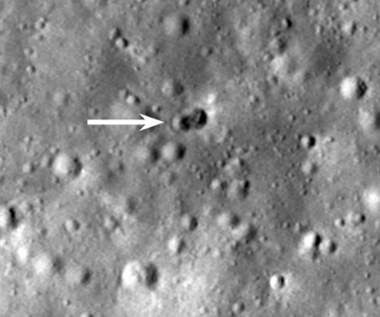 Tajemniczy podwójny krater na Księżycu. Skąd się tam wziął?