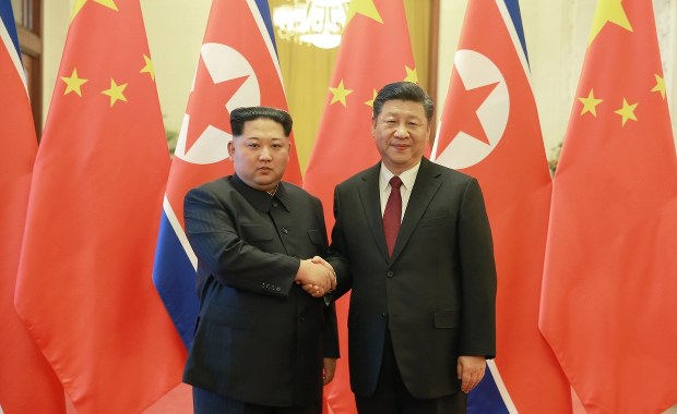 "Tajemniczy urzędnik" w Chinach to Kim Dzong Un. Spotkał się z prezydentem