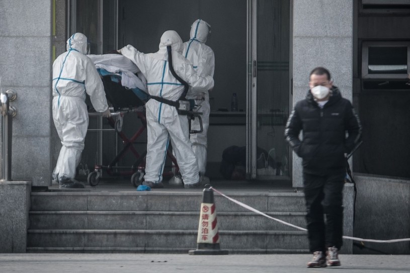 Tajemniczy wirus spowodował już śmierć co najmniej trzech osób w Chinach /AFP