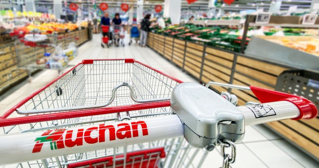 Tajemniczy wózek wraca do Auchan! /adobestock /INTERIA.PL