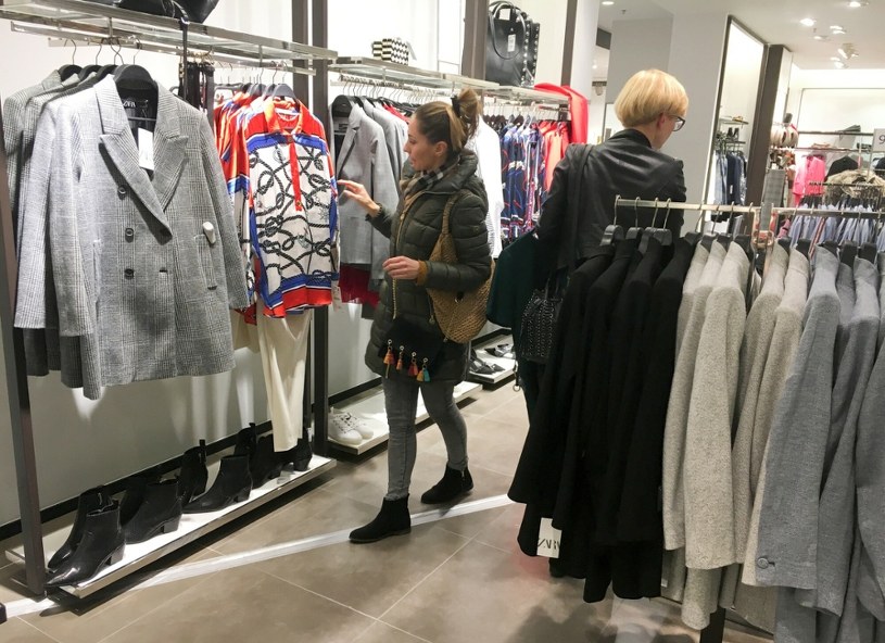 Tajemniczy znak na metce z sieciówki. Sprawdź, zanim podejdziesz do kasy 