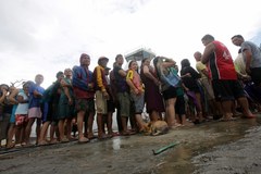 Tajfun pustoszy Filipiny. Może być tysiąc ofiar