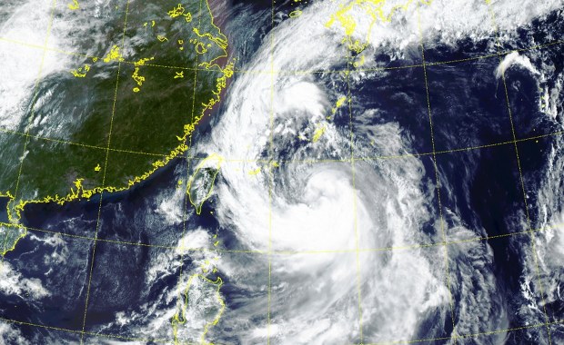 Tajfun Tapa szaleje nad Japonią. Są zabici i ranni