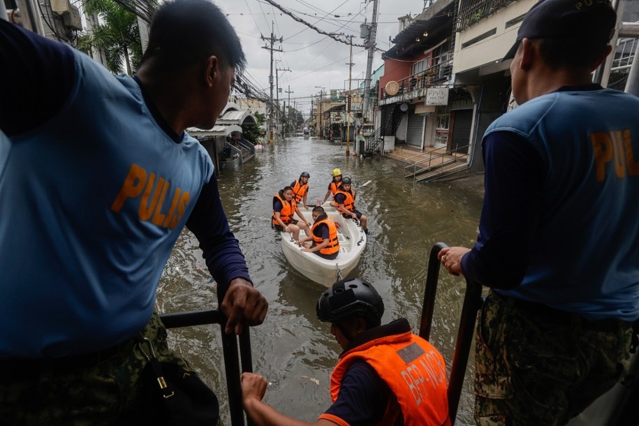 Tajfun uderzył w Filipiny /PAP/EPA/ROLEX DELA PENA /PAP