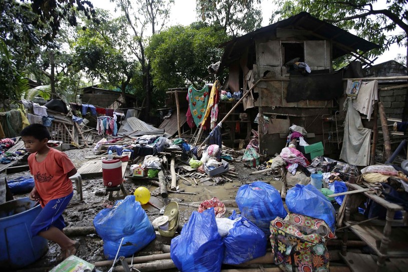 Tajfun wyrządził duże zniszczenia na Filipinach /AFP