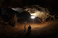 Tajlandia: Ratownicy szukają dzieci, które utknęły w jaskini
