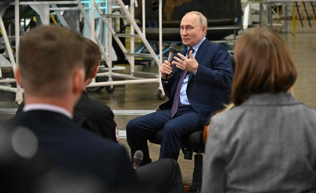 Tajne prace rosyjskich naukowców. Kreml chce monitorować reakcje obywateli