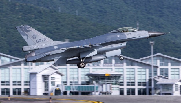 Tajwański F-16 /EPA/MILITARY NEWS AGENCY / HAN /PAP/EPA
