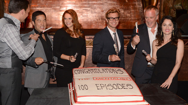 Tak aktorzy świętowali 100. odcinek "Mentalisty". /Jason Merritt /Getty Images