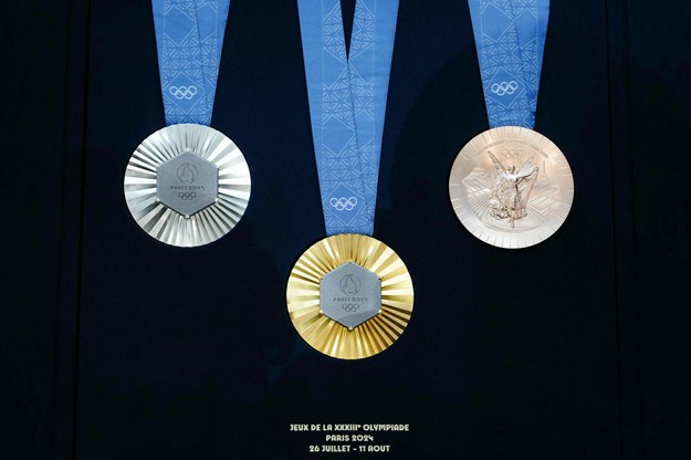 Tak będą wyglądały medale olimpijskie /DIMITAR DILKOFF/AFP /East News