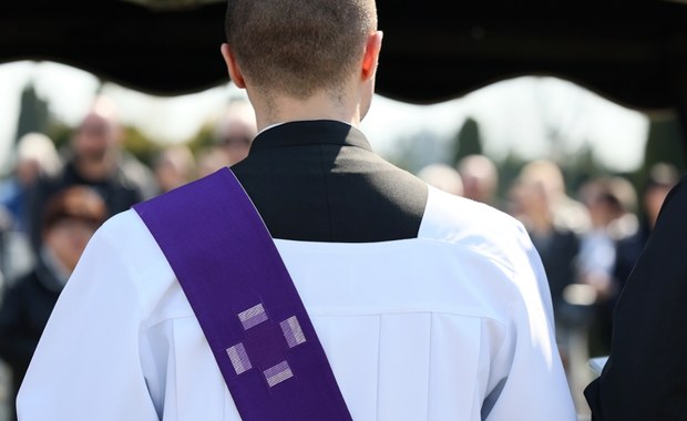 Tak były proboszcz z Warszawy miał "przytulać" miliony. Są zarzuty