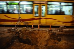 Tak jeszcze wczoraj wyglądała dziura w Warszawie