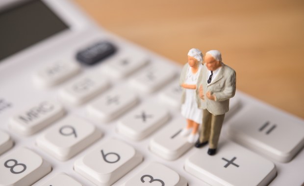 Tak możesz zwiększyć swoją emeryturę nawet o kilkaset złotych. Eksperci radzą
