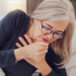 Tak można zarazić się króliczą dżumą. Objawy mylnie wskazują na grypę