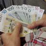Tak oszczędzają Polacy. Resort finansów informuje o "rekordowym czerwcu"