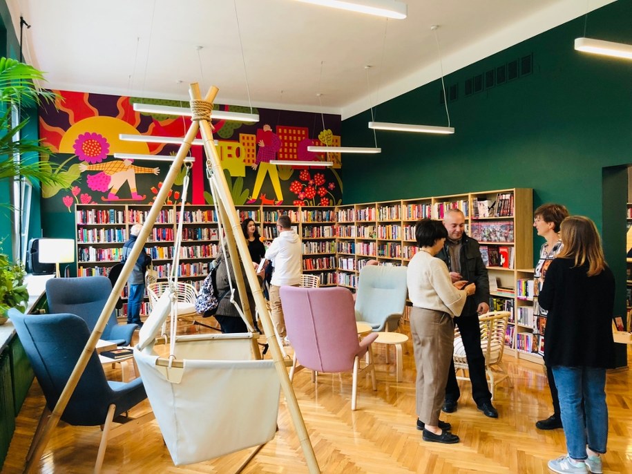 Tak po remoncie prezentuje się Biblioteka TEOteka w Łodzi /Agnieszka Wyderka /RMF FM