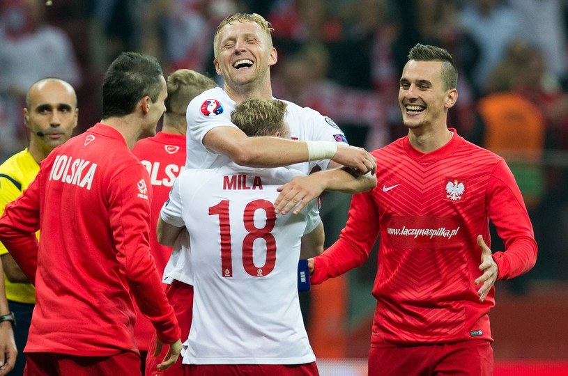 Tak Polacy cieszyli się po zwycięstwie z Niemcami na Stadionie Narodowym w Warszawie /AFP
