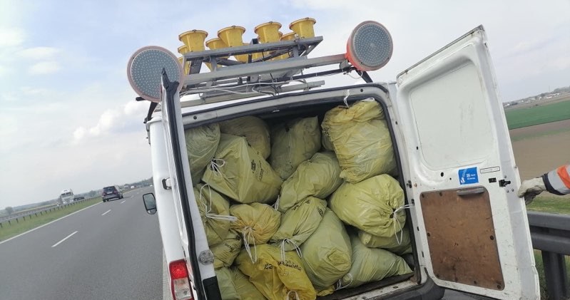 Tak Polacy śmiecą na drogach /GDDKiA