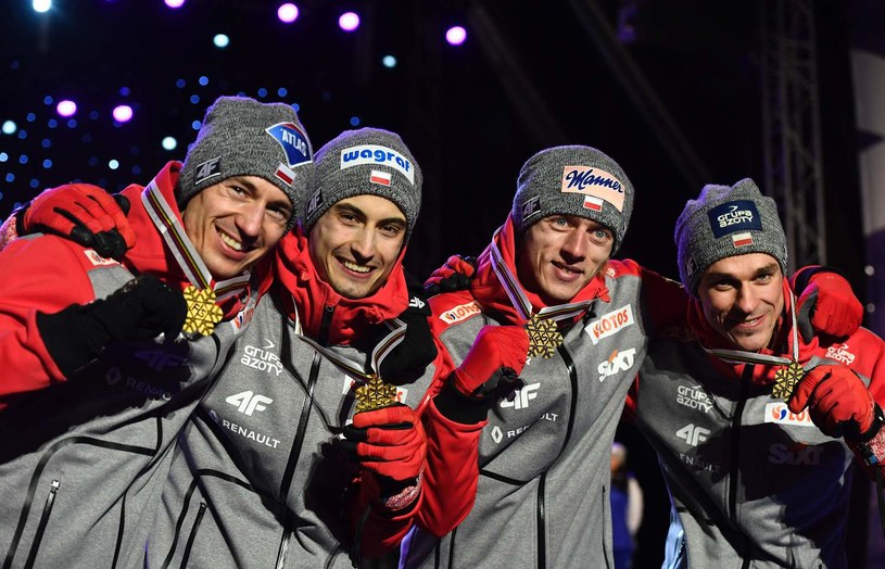 Tak polscy skoczkowie cieszyli się ze złotych medali MŚ w Lahti /AFP