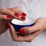 Tak pozbędziesz się niechcianych przebarwień. W kremach zwracaj uwagę na konkretne składniki