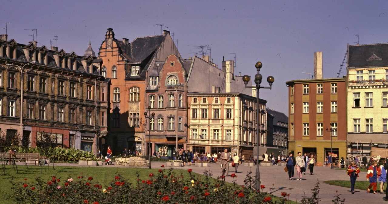 Tak prezentował się Bytom w 1984 roku. Na fotografii fragment placu Kościuszki /Wieslaw M. Zielinski/East News /East News