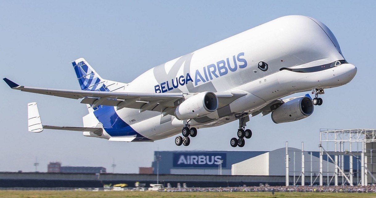 Tak prezentuje się Airbus BelugaXL w trakcie dziewiczego lotu /Geekweek