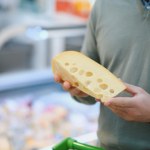 ser żółty Tak rozpoznasz zdrowy, naturalny ser żółty. Zwróć uwagę na dziury