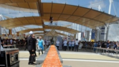 Tak się bije rekordy: Upiekli najdłuższą pizzę na świecie