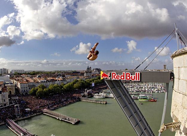 Tak skacze Gary Hunt /fot. Romina Amato/Red Bull Cliff Diving /