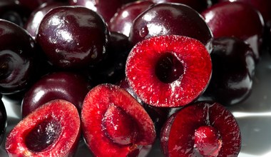Tak szybko wydrylujesz wiśnie. Wystarczy produkt z kuchennej szafki