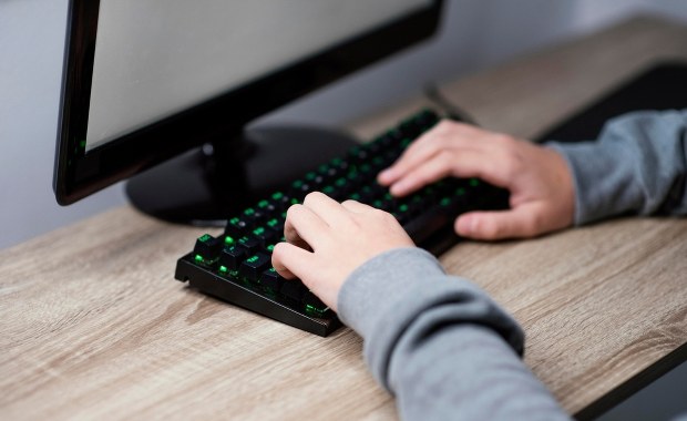 Tak trzeba reagować! 14-latek żyje dzięki rówieśnikowi z Polski