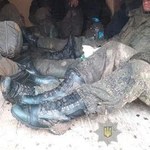 Tak ukraińscy żołnierze pomagają rannym agresorom
