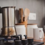 Tak uratujesz przypaloną kawiarkę. Będzie ci służyła przez kolejne lata