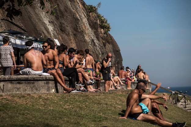 Tak w ten weekend wyglądały plaże w Rio /Antonio Lacerda /PAP/EPA