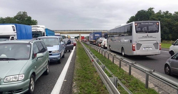 Tak wygląda autostrada A4 po wypadku. Bramek nikt nie otworzył... /INTERIA.PL