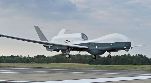 Tak wygląda dron, który mieli zestrzelić Irańczycy /KELLY SCHINDLER / DIVIDS / HANDO /PAP/EPA