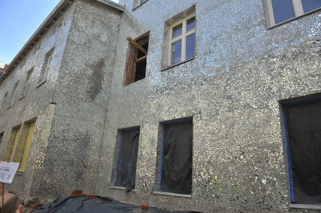 Tak wygląda fasada diamentowej kamienicy w Łodzi /Agnieszka Wyderka /RMF FM