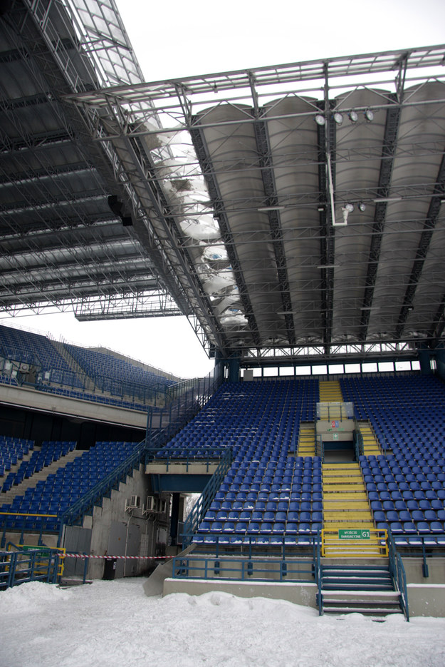 Tak wygląda uszkodzony dach stadionu Wisły Kraków /Maciej Grzyb /RMF FM