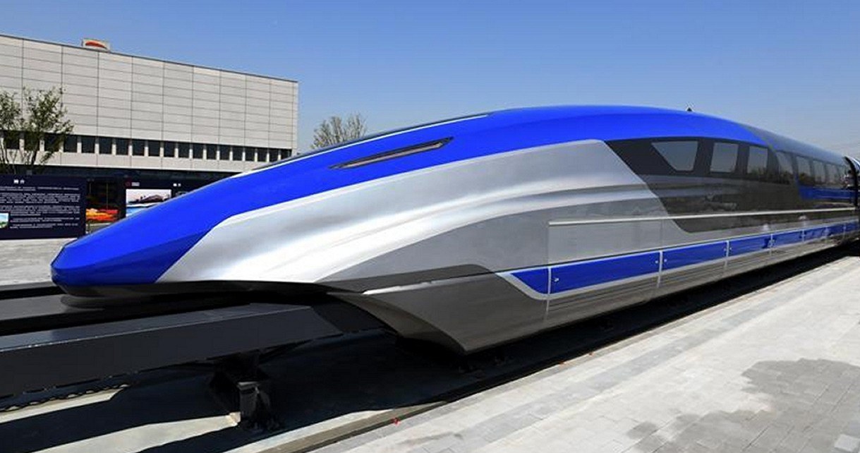 Tak wygląda w akcji magnetyczny pociąg z Chin, który rozpędzi się do 600 km/h /Geekweek