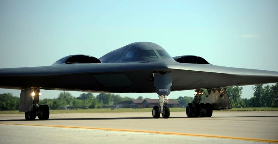 Tak wygląda wspomniany amerykański bombowiec strategiczny B-2, zdj. archiwalne /MAI / Splash News/EAST NEWS /East News