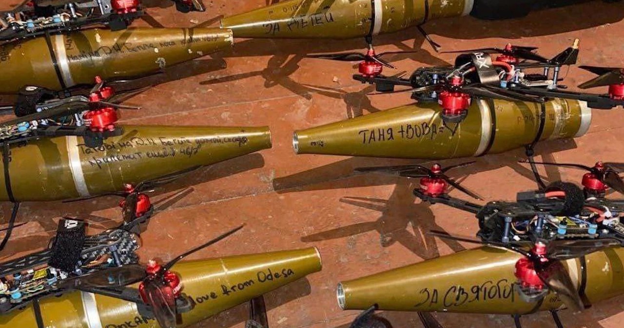 Tak wyglądają drony komercyjne z przyczepionymi granatami do RPG-7, jakie używa Ukraina /@Jesuitchild /Twitter