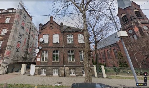 Tak wyglądał budynek przy ul. Biskupa Herberta Bednorza w Szopienicach przed wybuchem /Google Street View /Zrzut ekranu