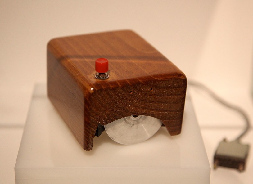 Tak wyglądała pierwsza mysz komputerowa... naprawdę! /Jinho Jung /Wikimedia