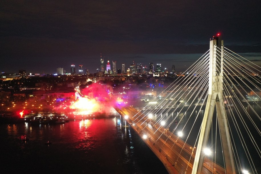 Tak wyglądało świętowanie kibiców na ulicach Warszawy / 	Leszek Szymański    /PAP