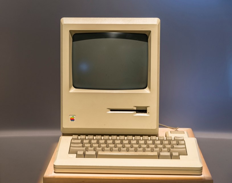 Tak wyglądały pierwsze komputery Apple /123RF/PICSEL