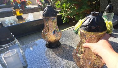 Tak zabezpieczysz znicze przed kradzieżą. Banalny trik, który działa